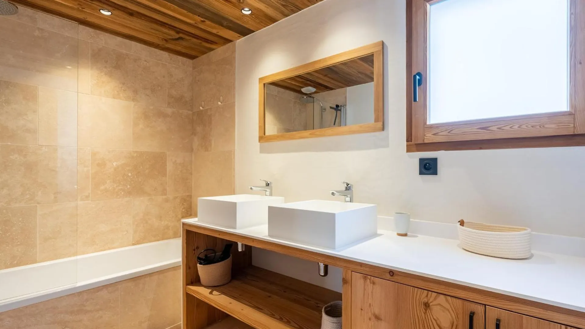 Demi-Chalet Moderne 4 Chambres + Dortoir, Terrasse, Garage - La Clusaz - Fr-1-459-238 0*,